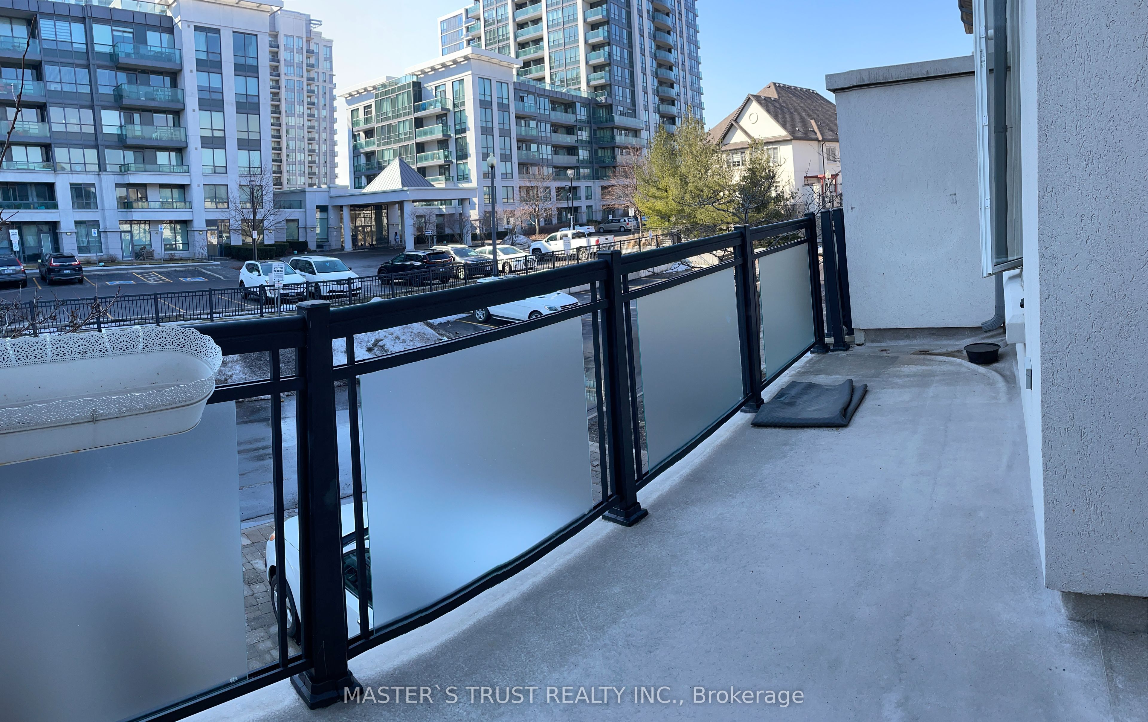 27 Beverley Glen Boulevard Property Photo 20