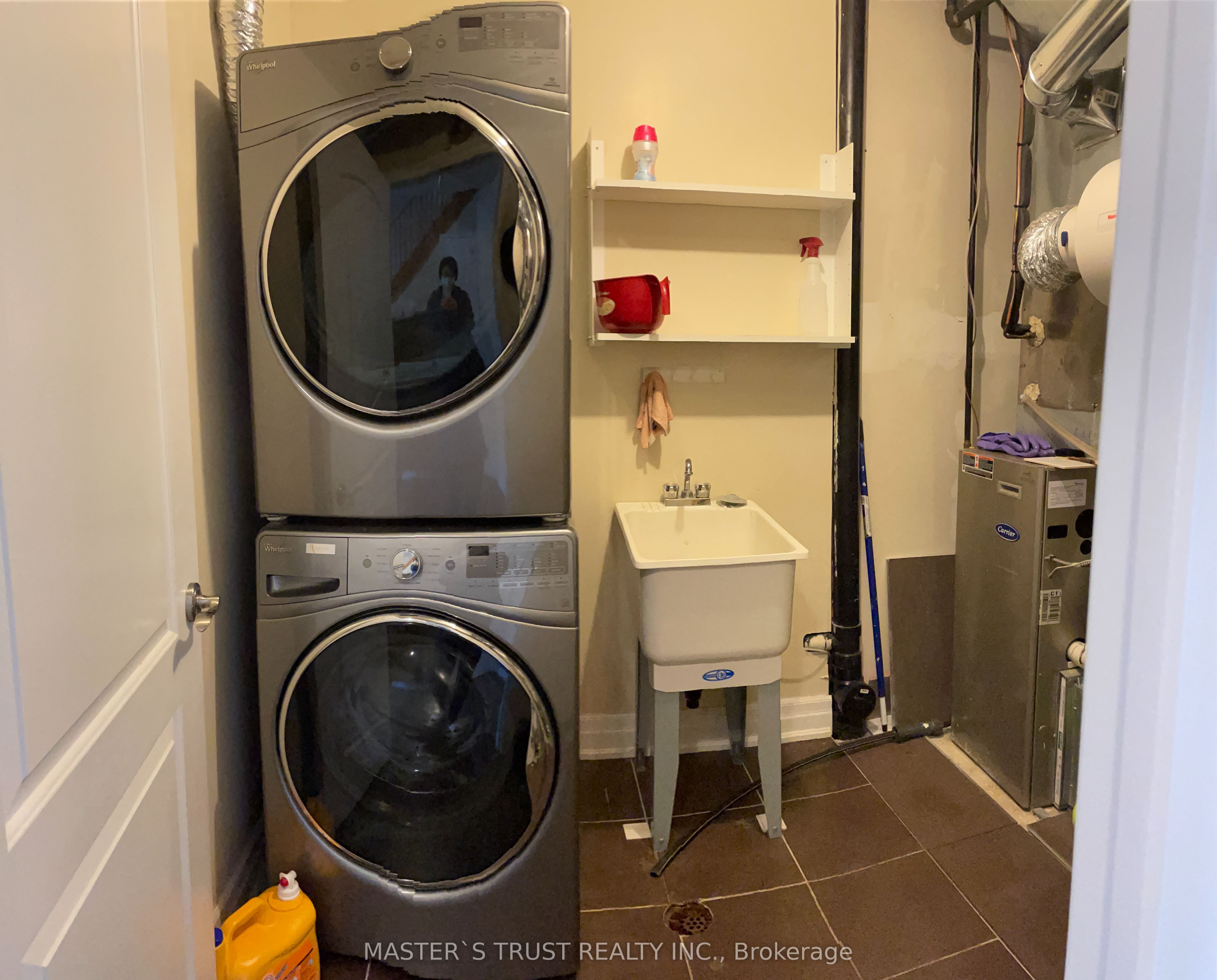 27 Beverley Glen Boulevard Property Photo 21