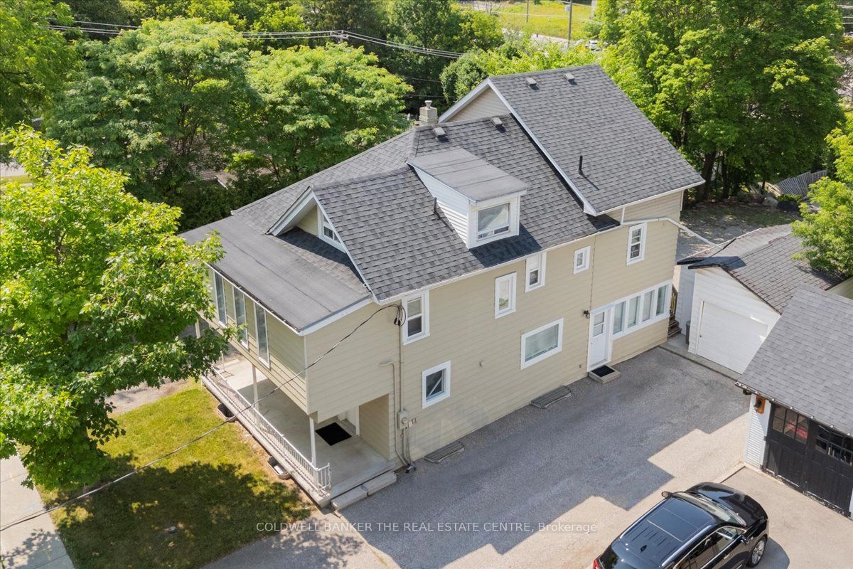 379 Simcoe Street Property Photo 2