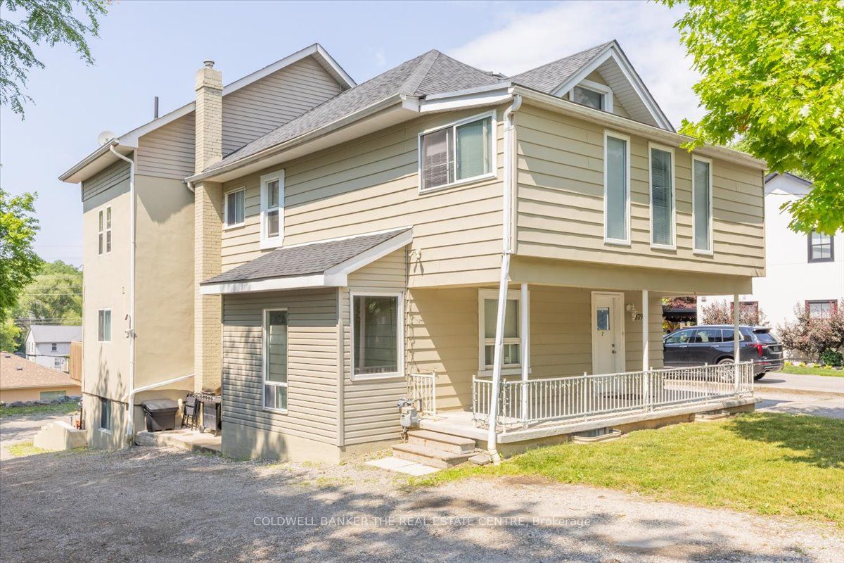 379 Simcoe Street Property Photo 12