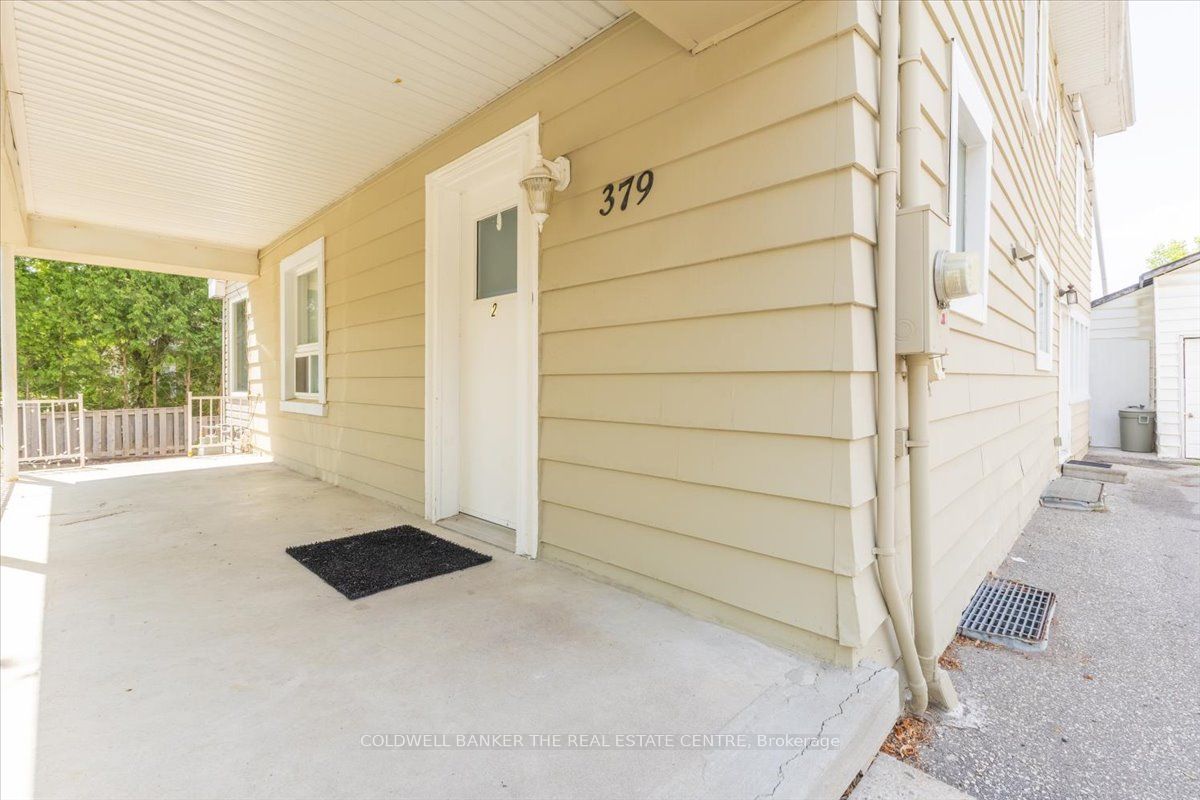 379 Simcoe Street Property Photo 17