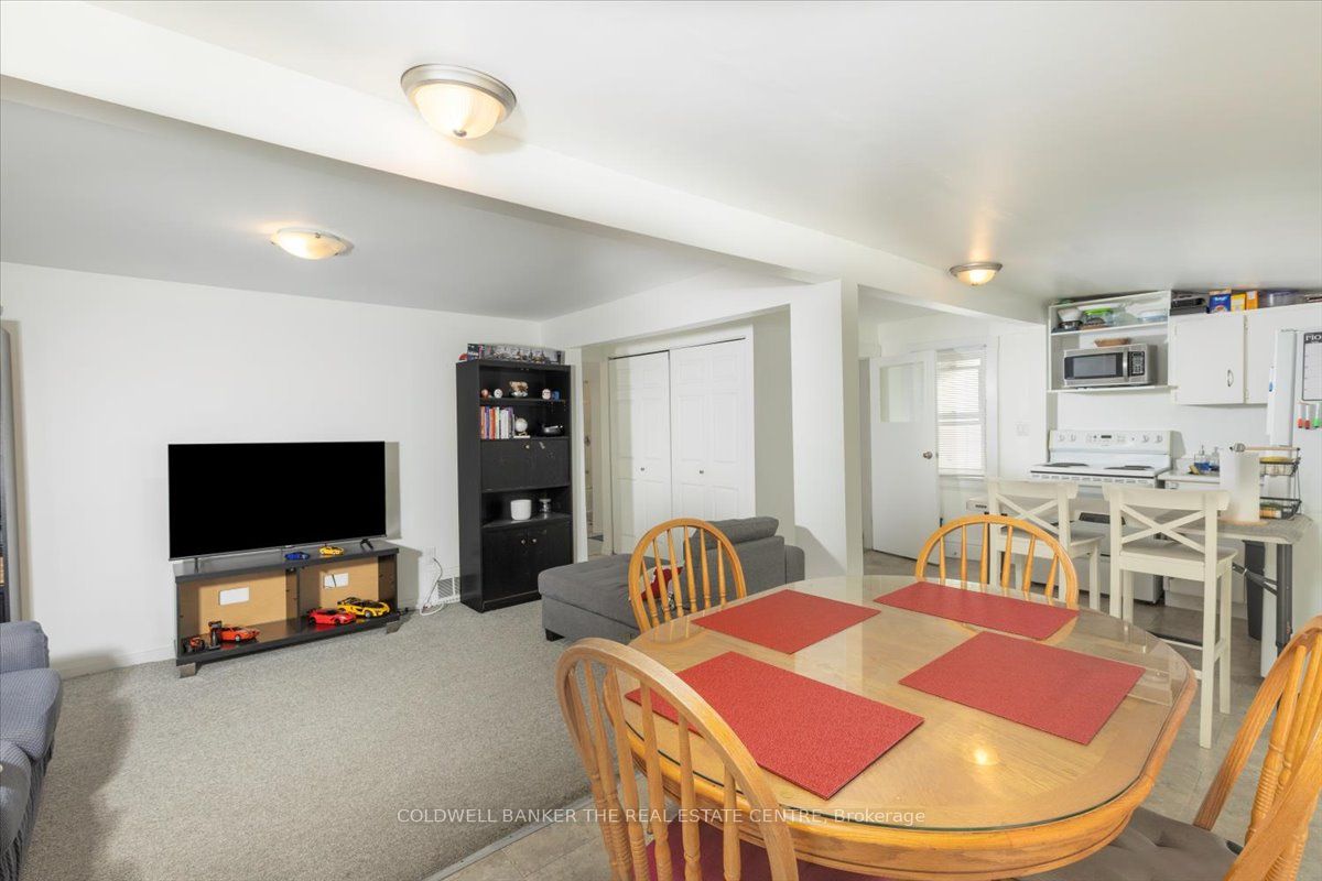 379 Simcoe Street Property Photo 21