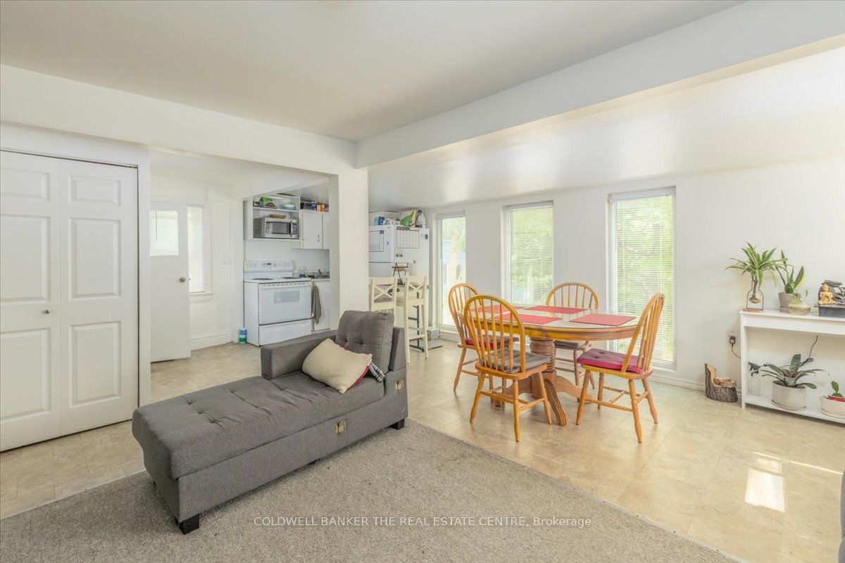 379 Simcoe Street Property Photo 22