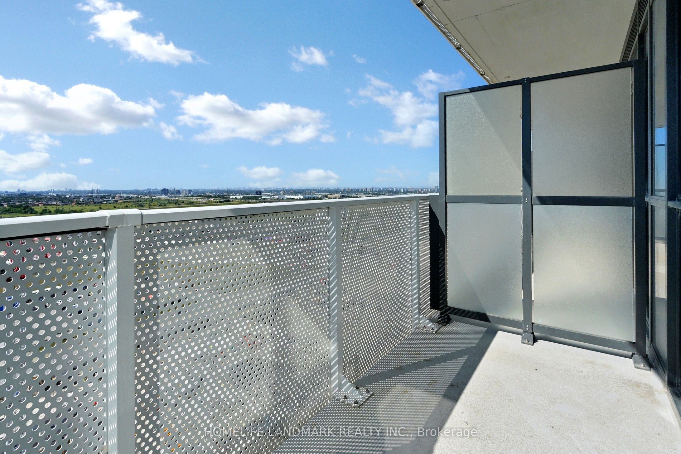 28 Interchange Way 2010 Property Photo 29