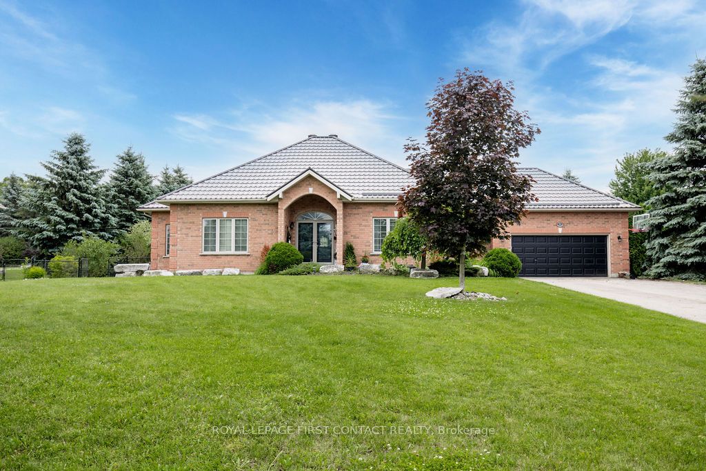31 Vanderpost Cres Property Photo 1