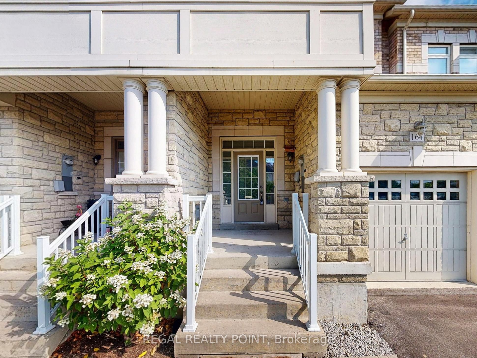 164 Wardlaw Place Property Photo 2