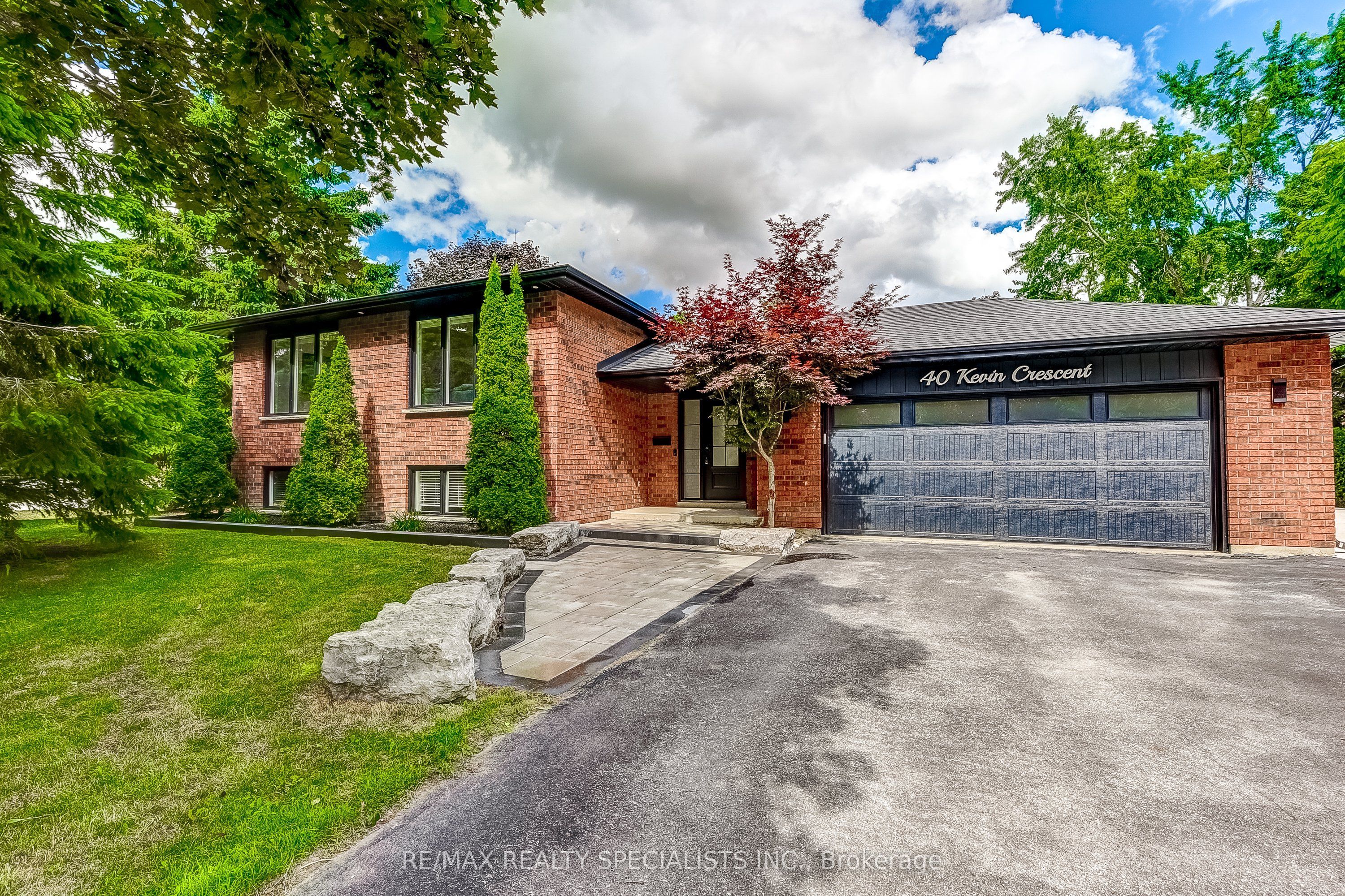 40 Kevin Cres Property Photo 1