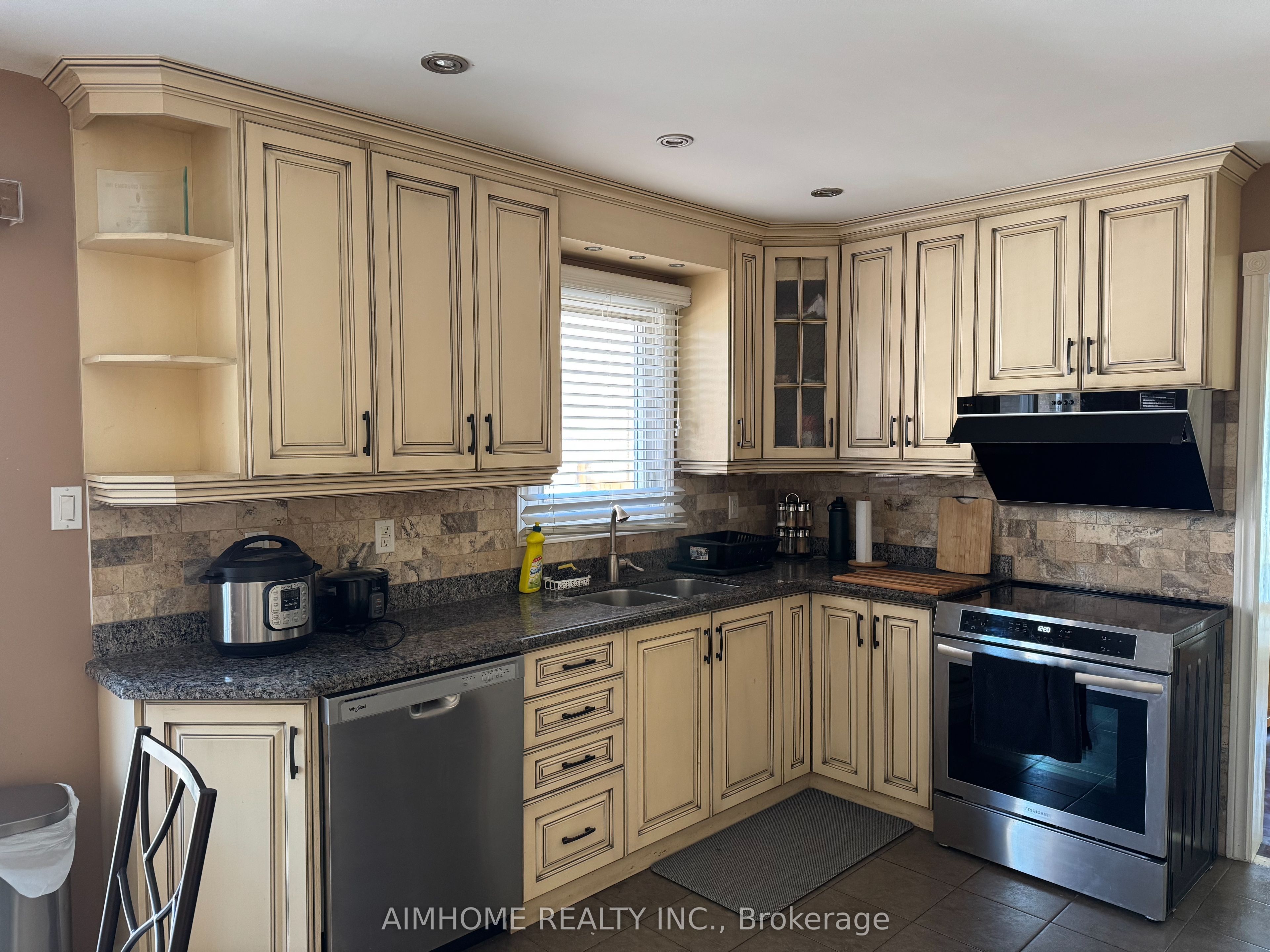 1 Rockley Court Property Photo 4