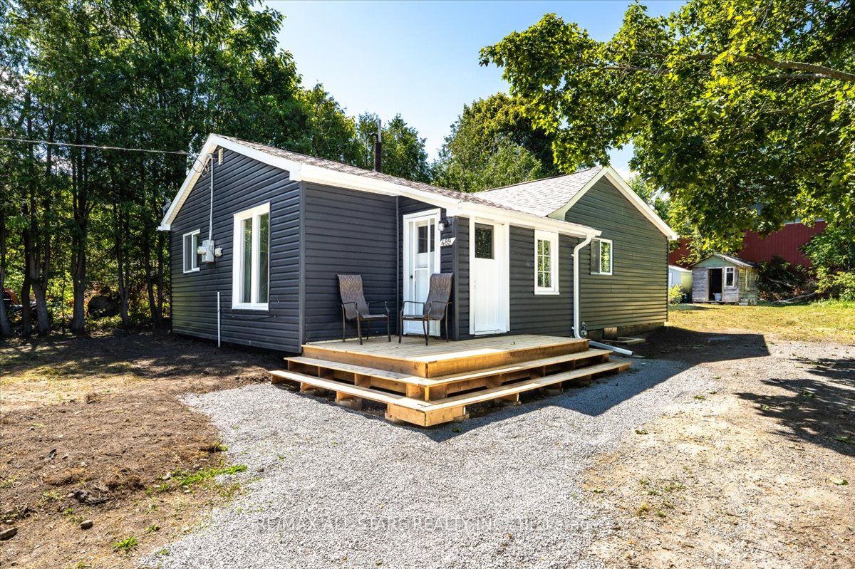 489 Bay Street Property Photo 1