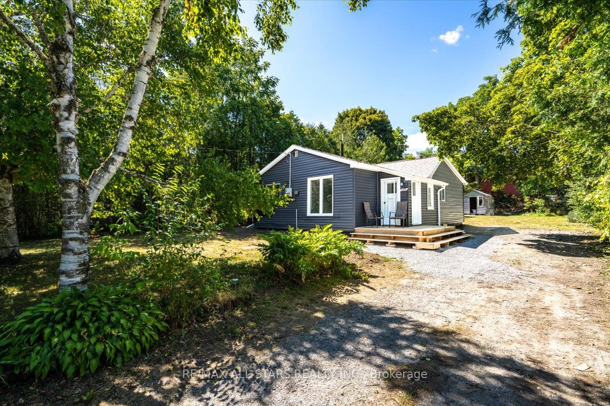 489 Bay Street Property Photo 3