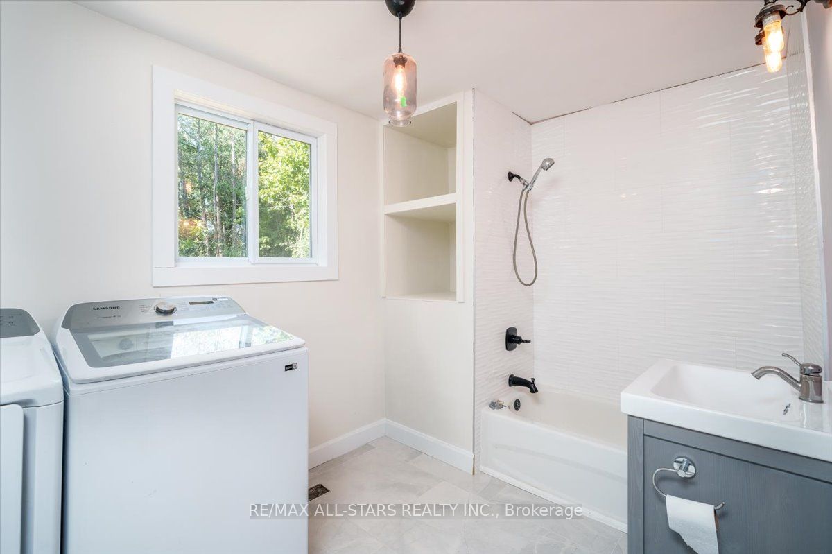 489 Bay Street Property Photo 7