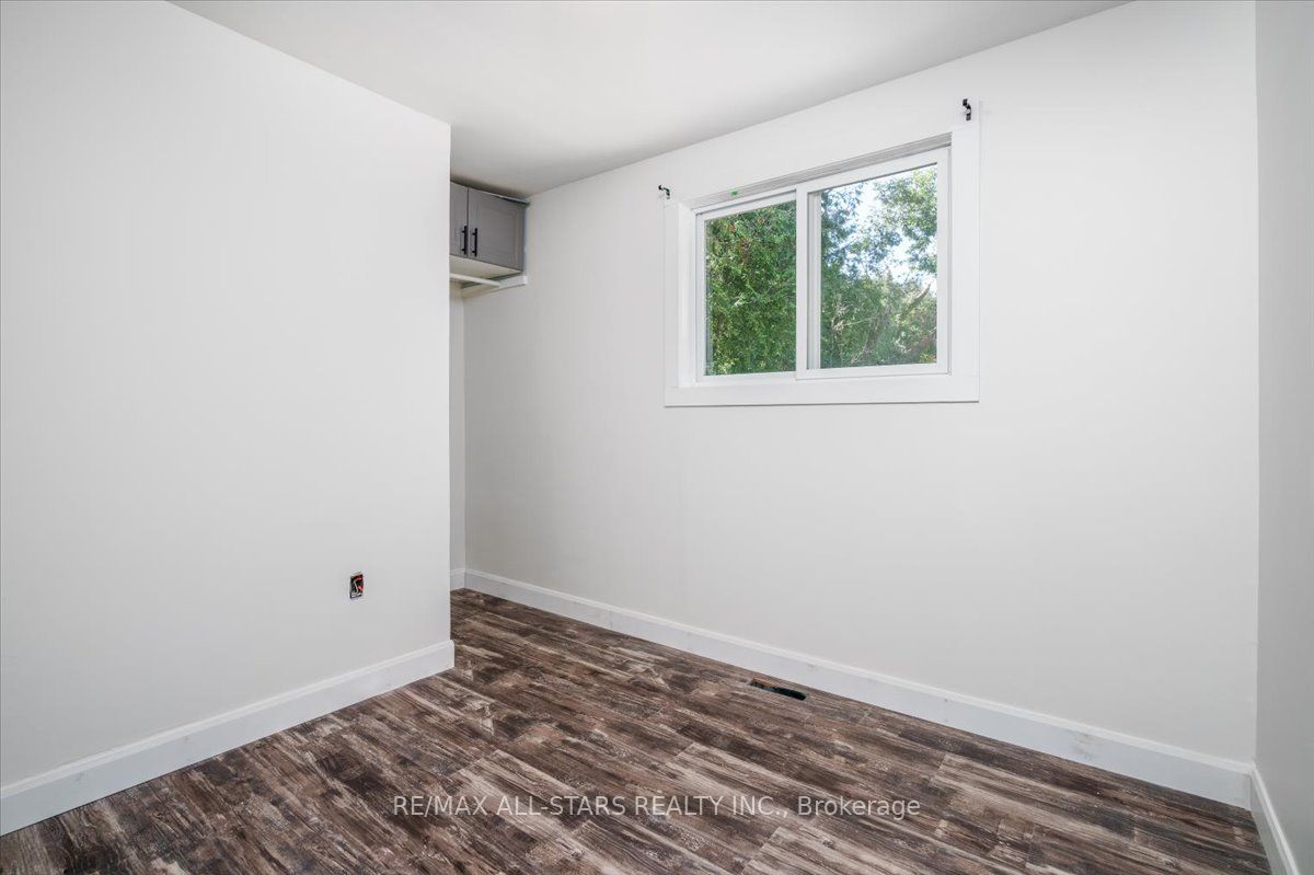 489 Bay Street Property Photo 8