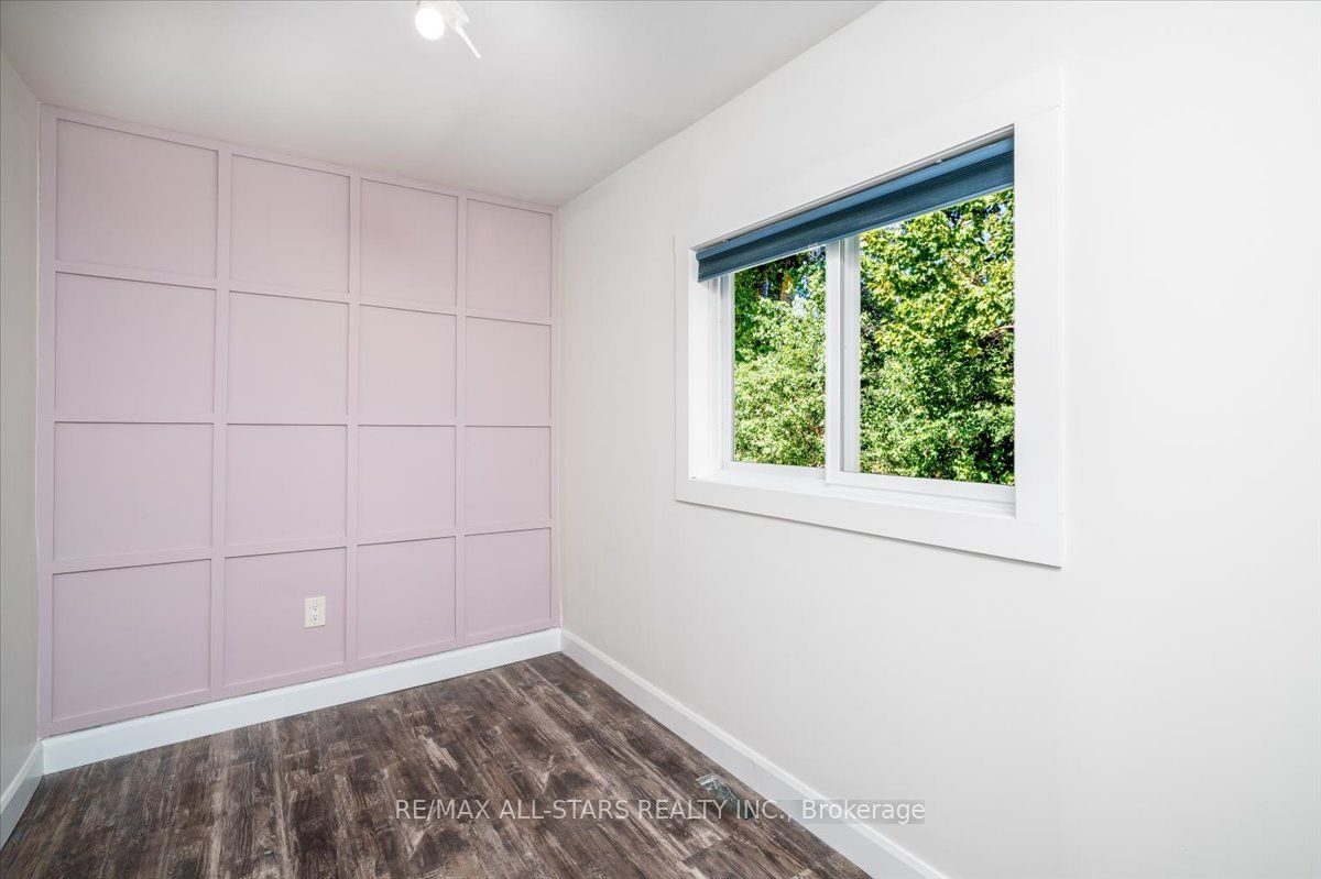 489 Bay Street Property Photo 9