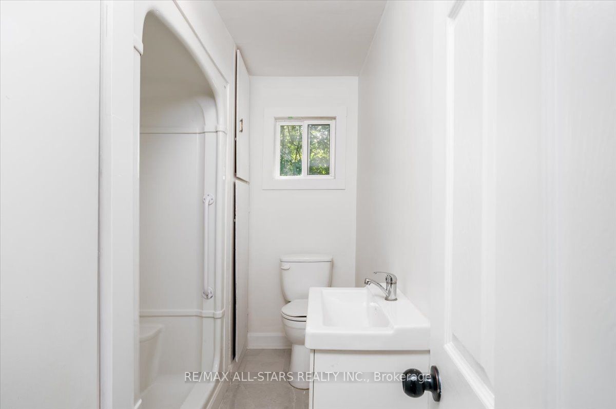 489 Bay Street Property Photo 10