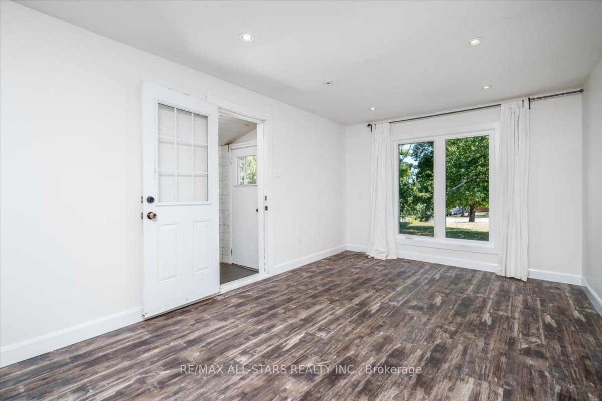 489 Bay Street Property Photo 16