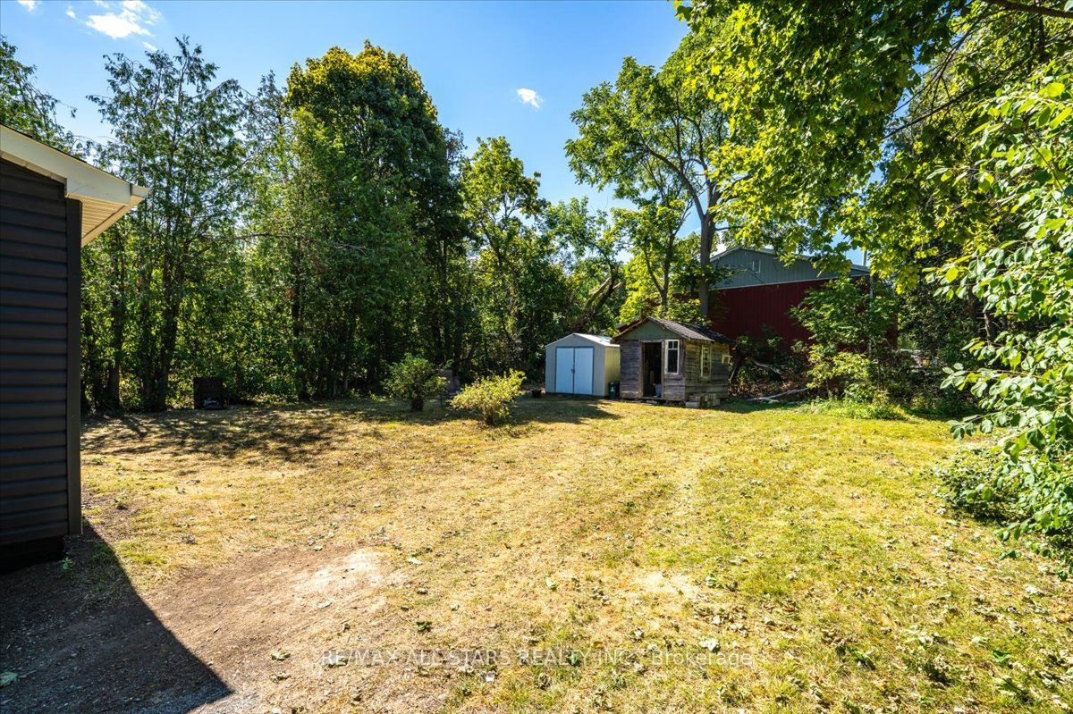 489 Bay Street Property Photo 20