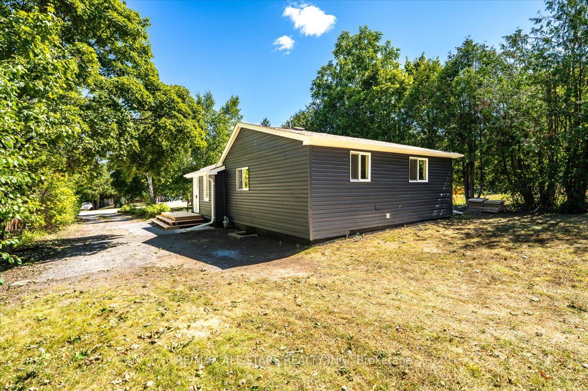 489 Bay Street Property Photo 21