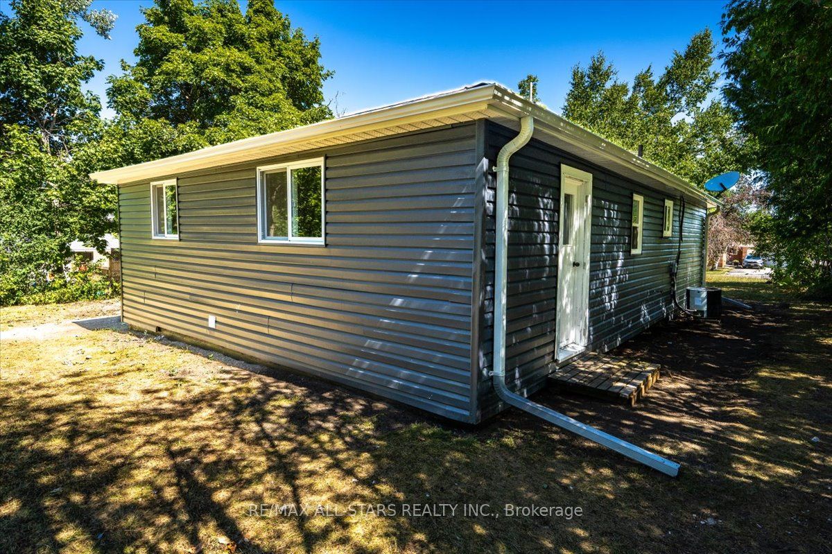 489 Bay Street Property Photo 22