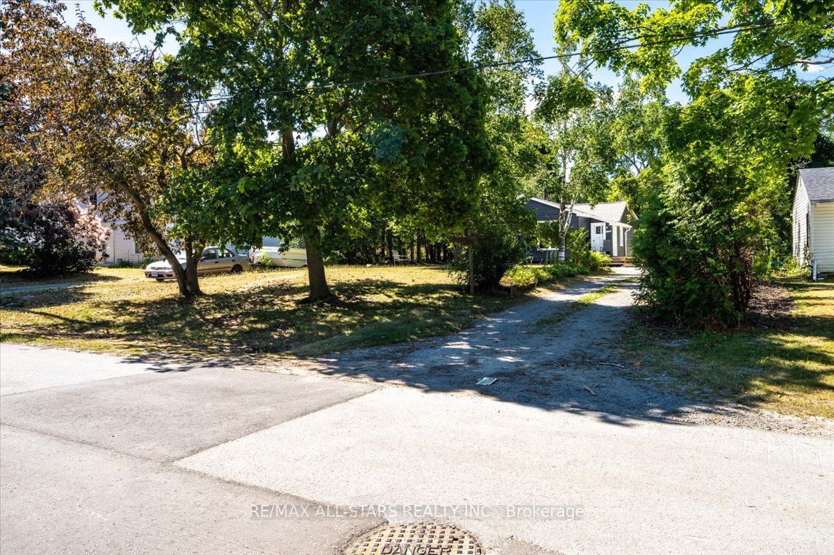 489 Bay Street Property Photo 24