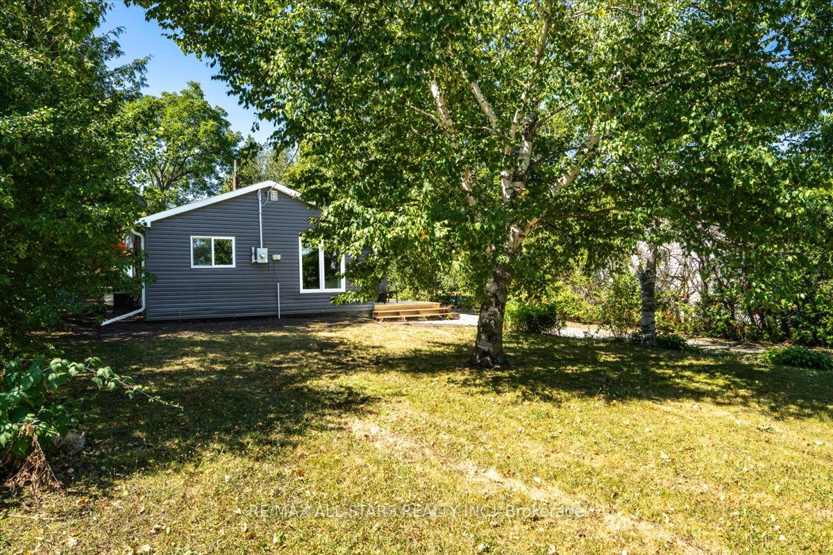 489 Bay Street Property Photo 25