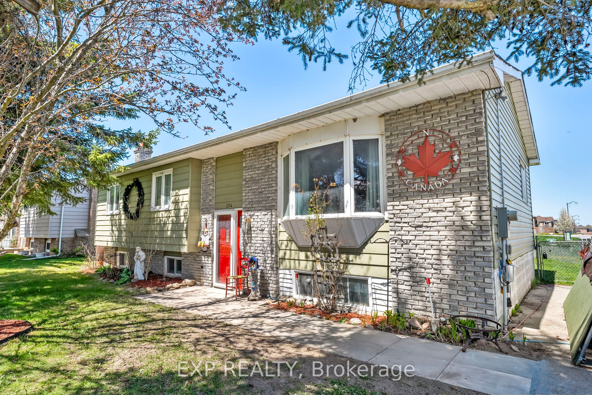 354 Lakeland Crescent Property Photo 1