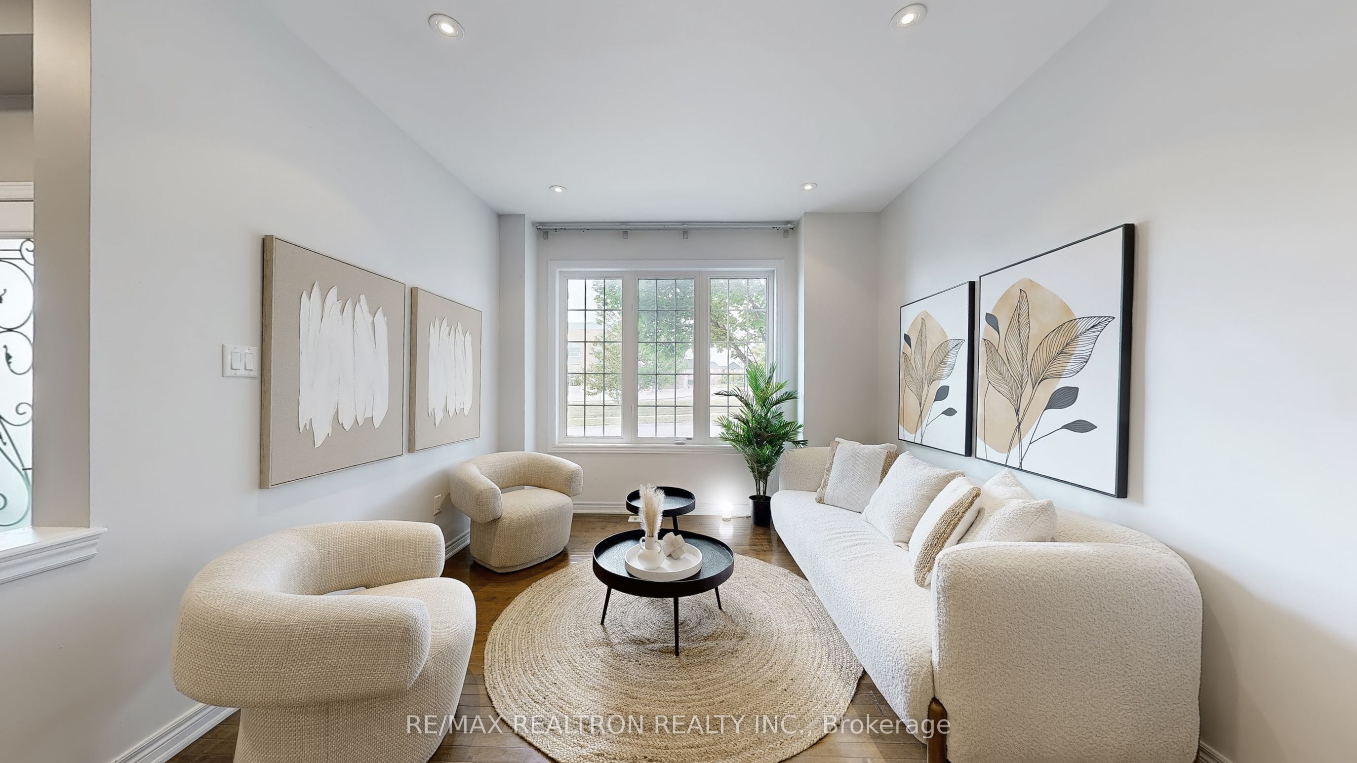 255 Selwyn Road Property Photo 2