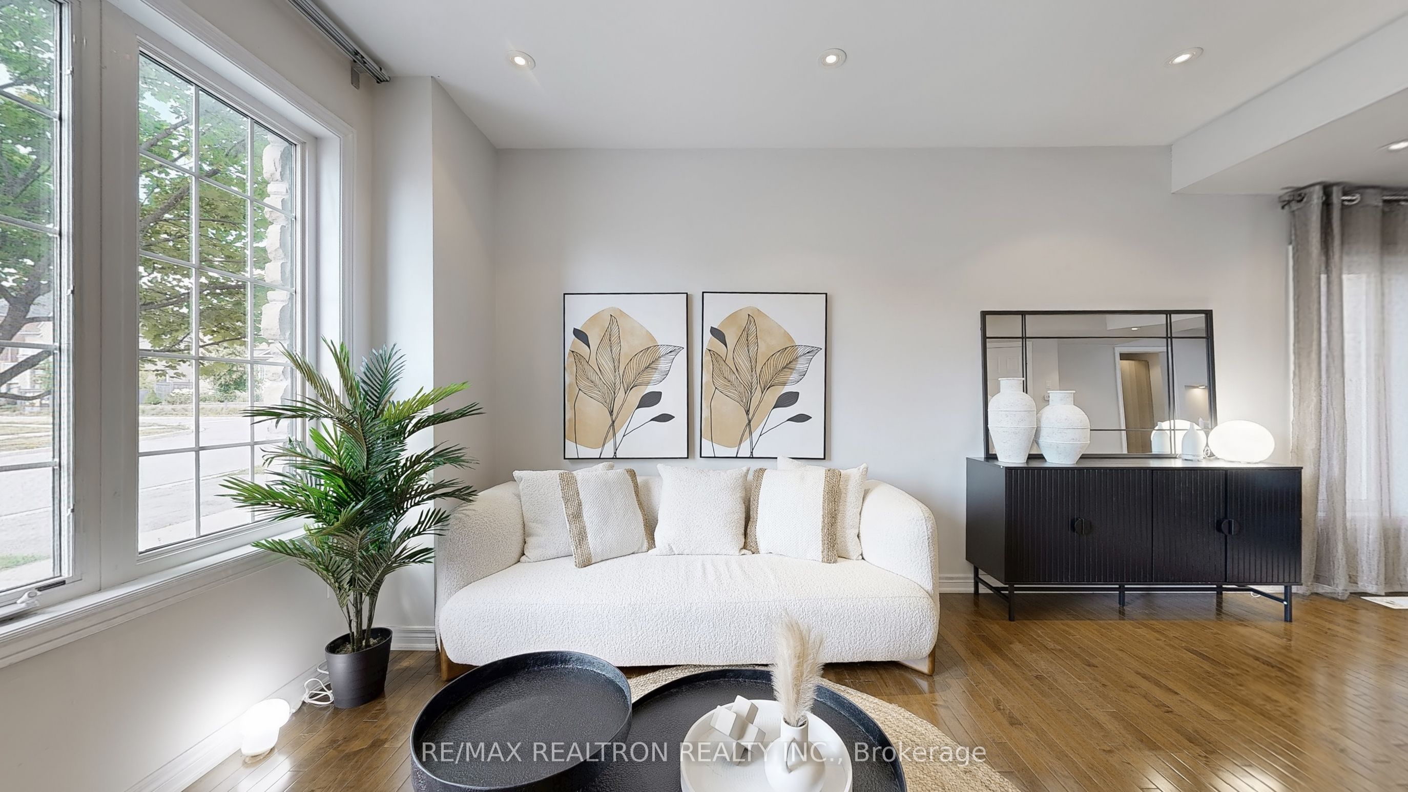255 Selwyn Road Property Photo 4