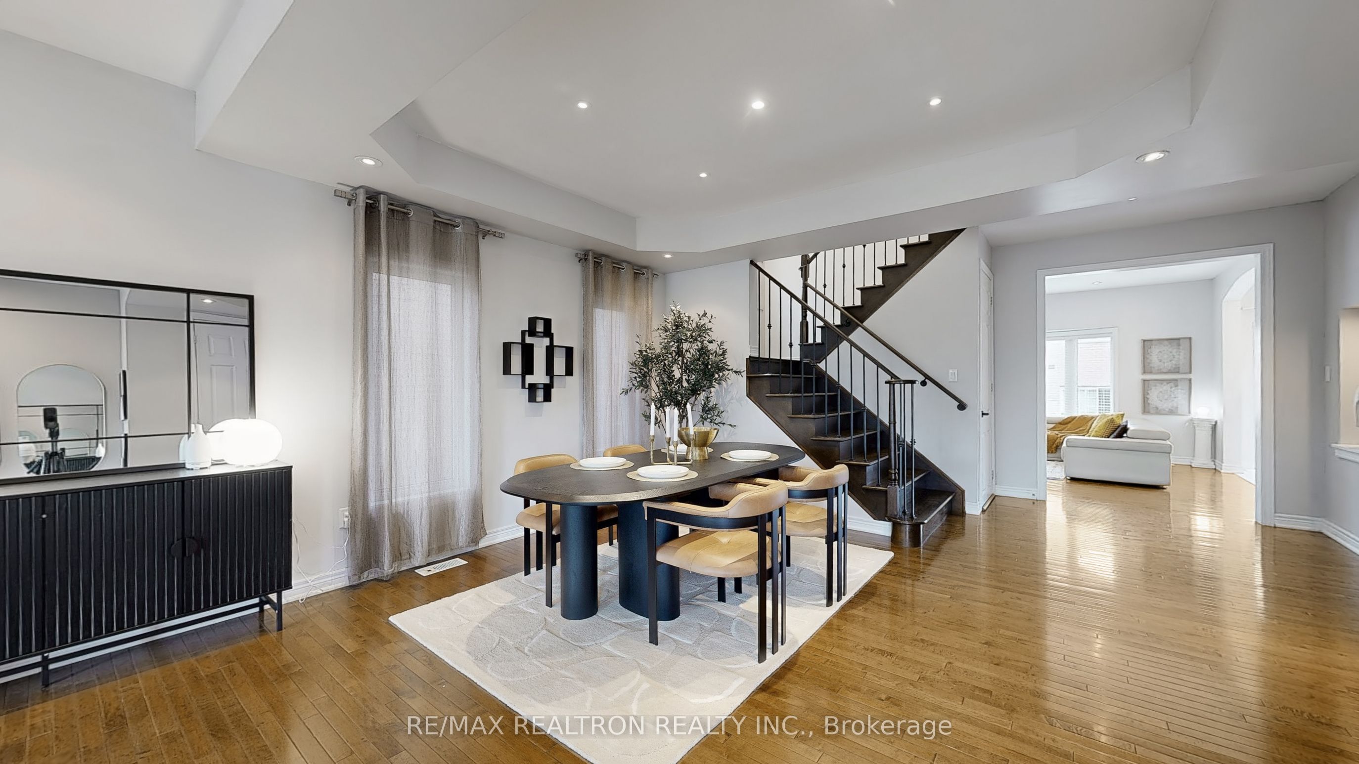 255 Selwyn Road Property Photo 6