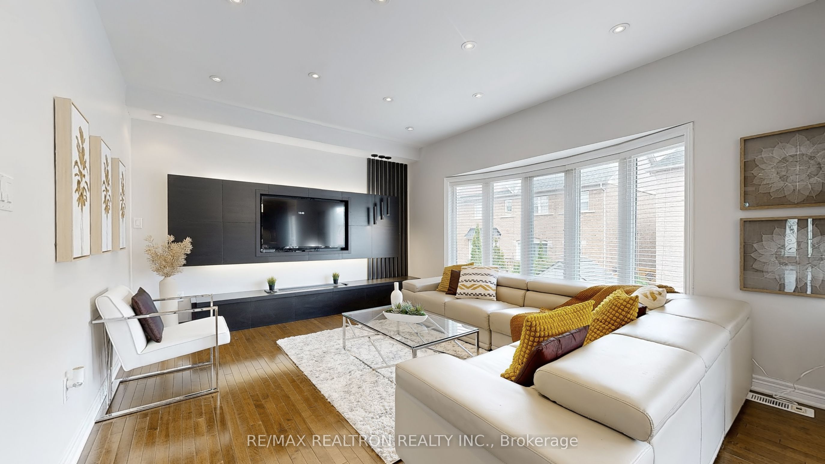 255 Selwyn Road Property Photo 10