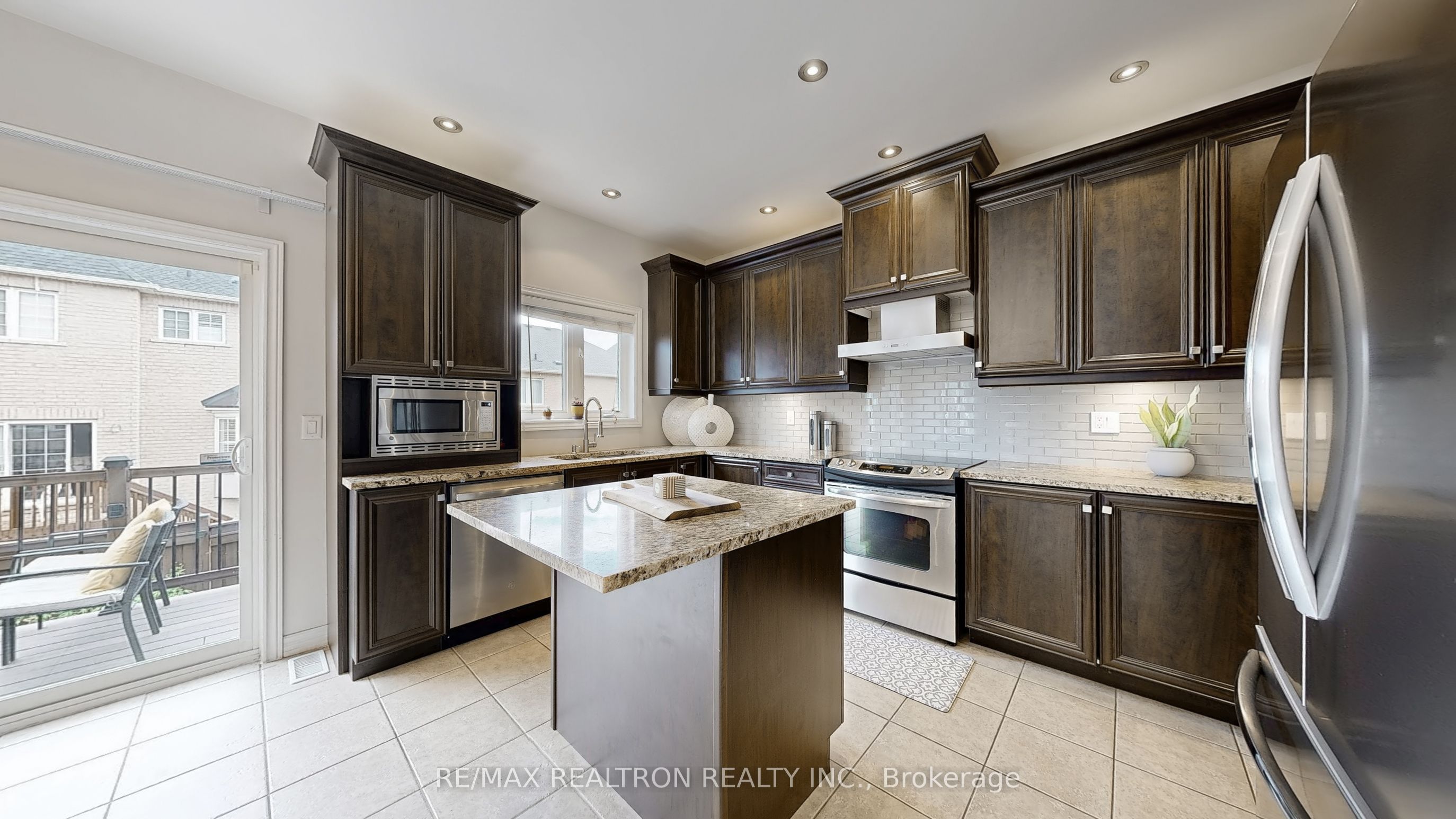 255 Selwyn Road Property Photo 16