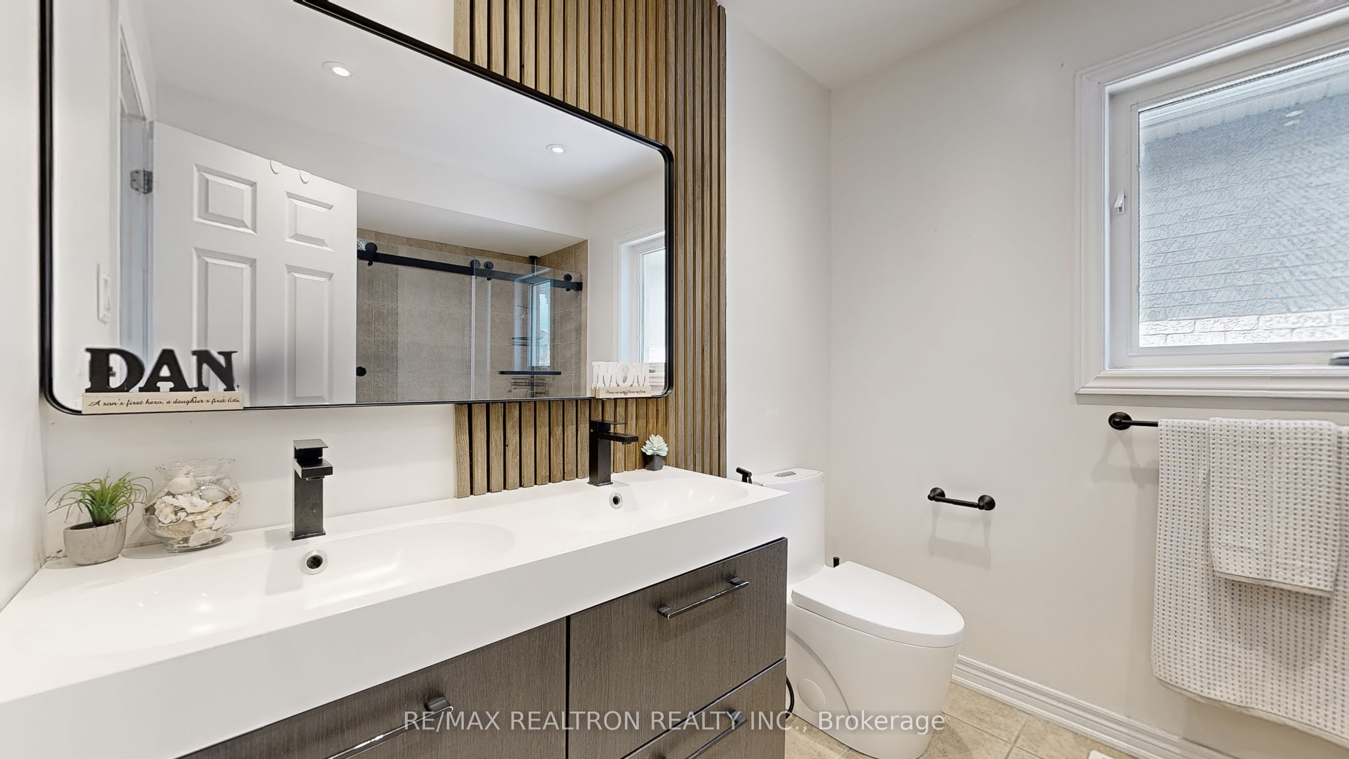 255 Selwyn Road Property Photo 30