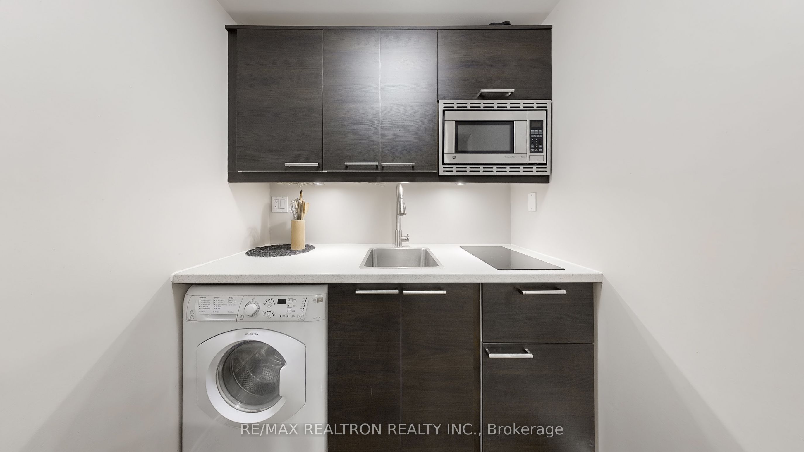 255 Selwyn Road Property Photo 38