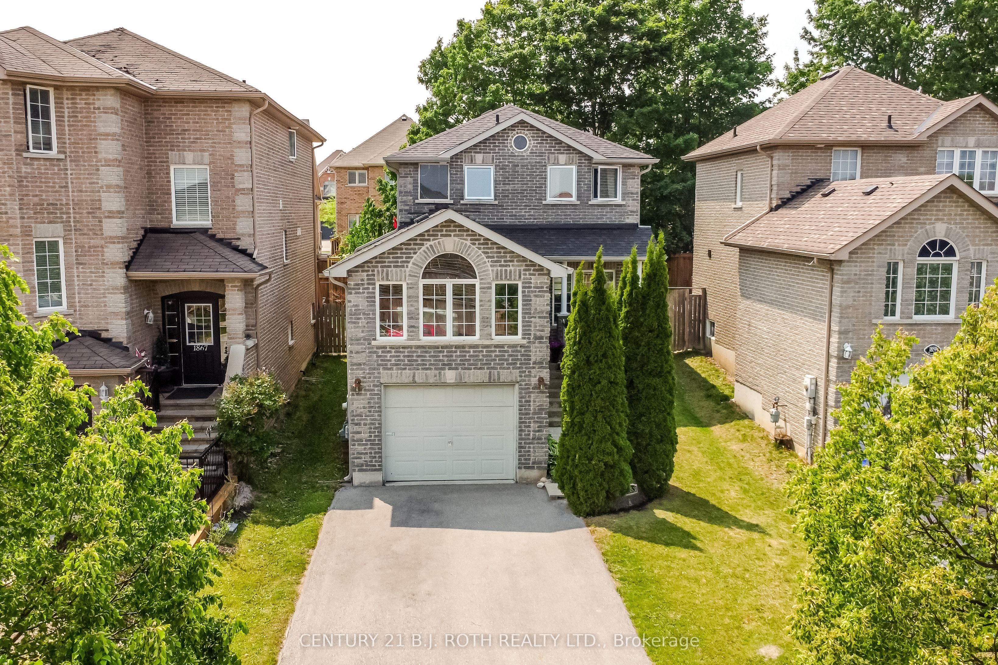 1863 Swan Street Property Photo 1