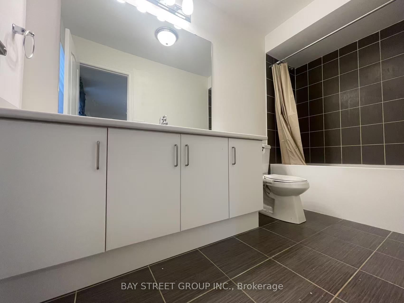 35 Walter Tunny Crescent Property Photo 17