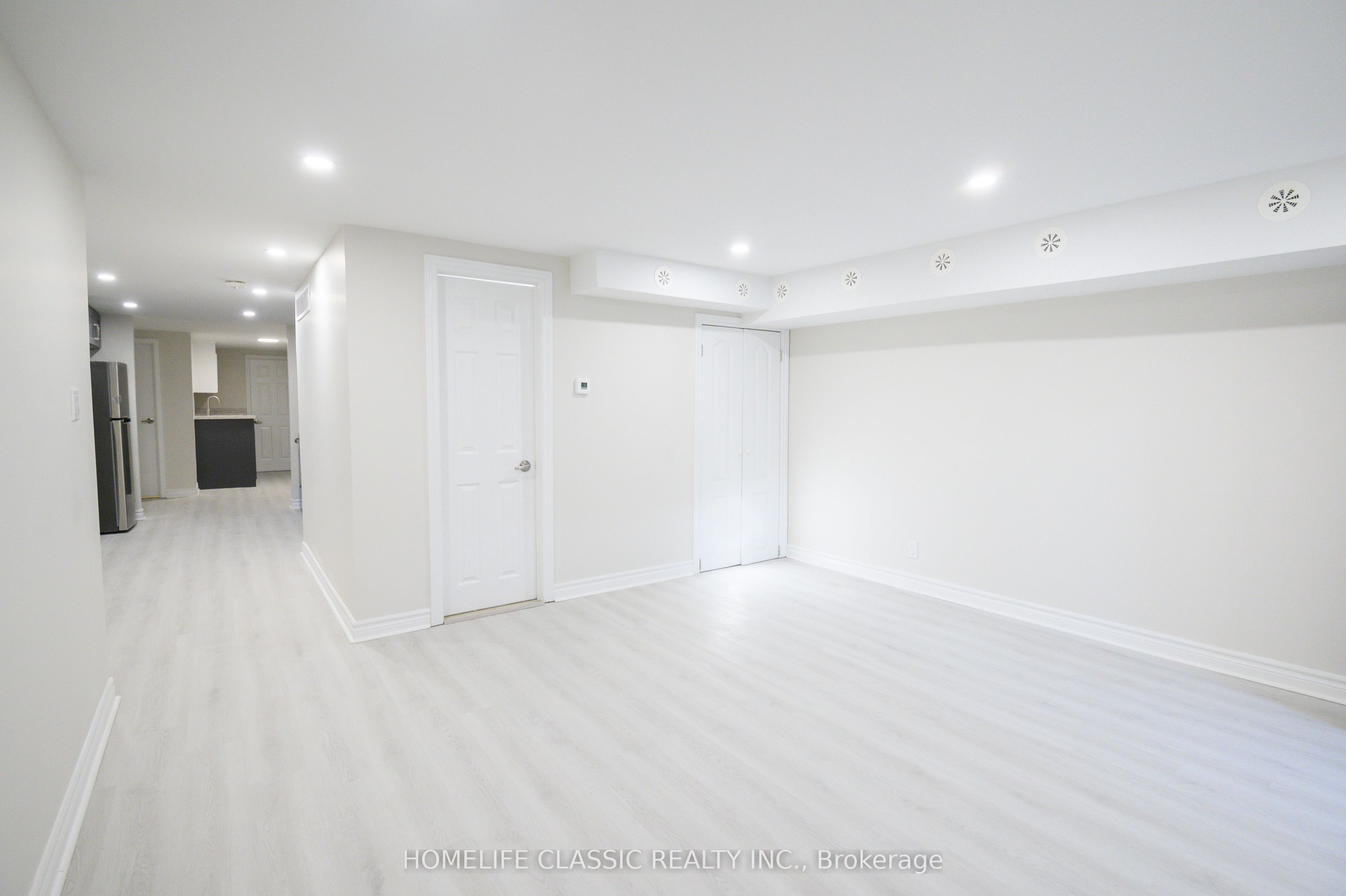 2915 Bur Oak Avenue Lower Unit Property Photo 3