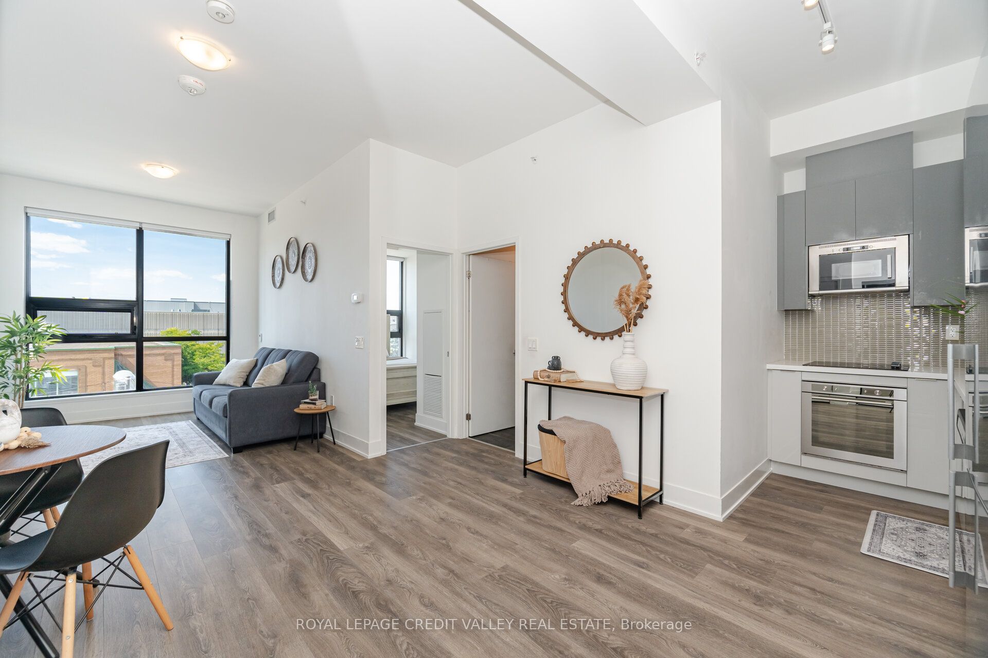 2908 Highway 7 Road 211 Property Photo 4