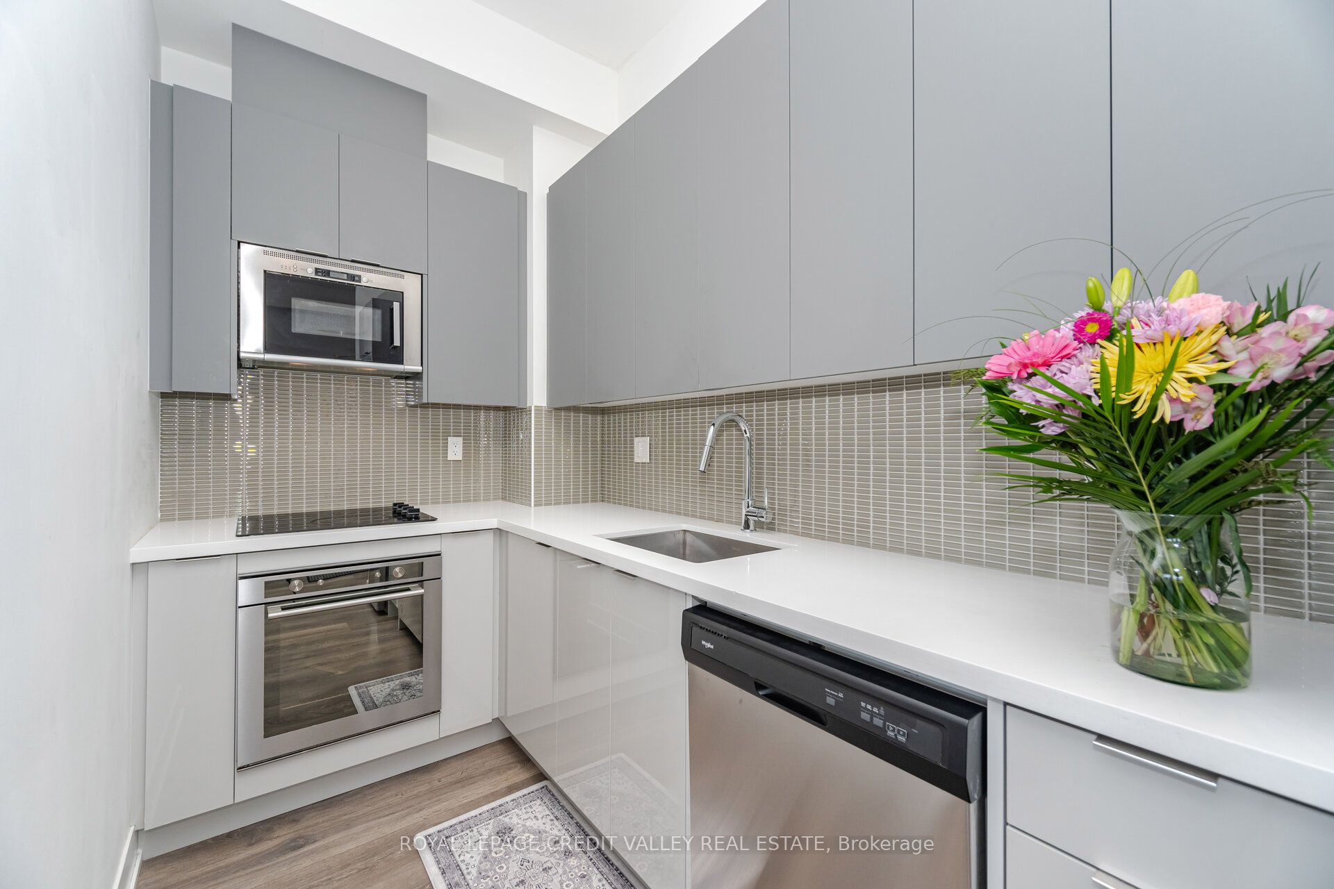 2908 Highway 7 Road 211 Property Photo 6