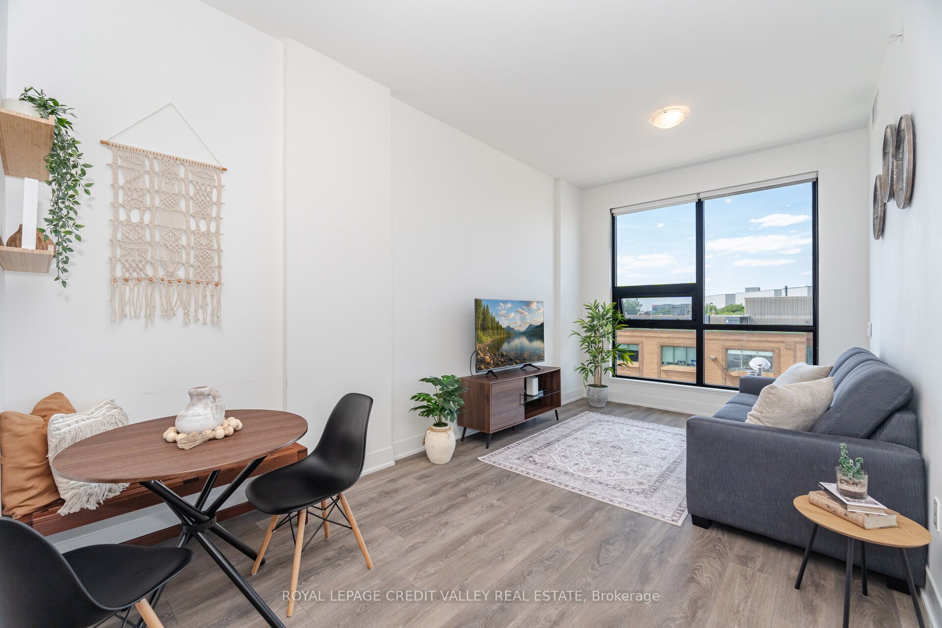 2908 Highway 7 Road 211 Property Photo 8