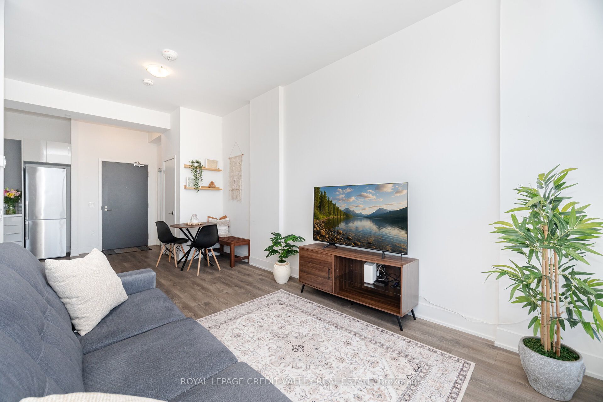 2908 Highway 7 Road 211 Property Photo 11