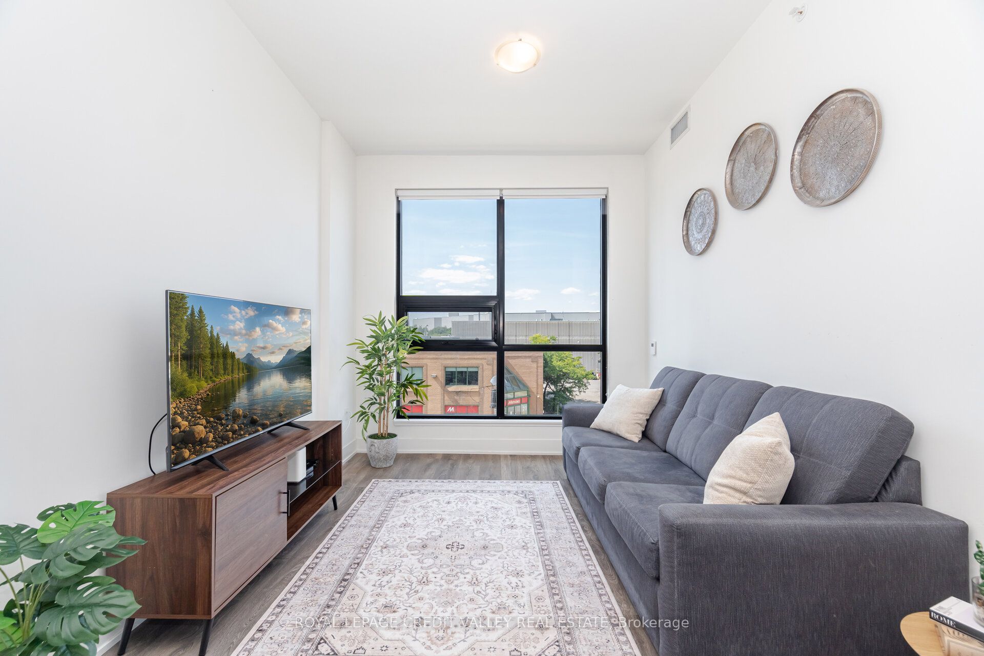 2908 Highway 7 Road 211 Property Photo 13