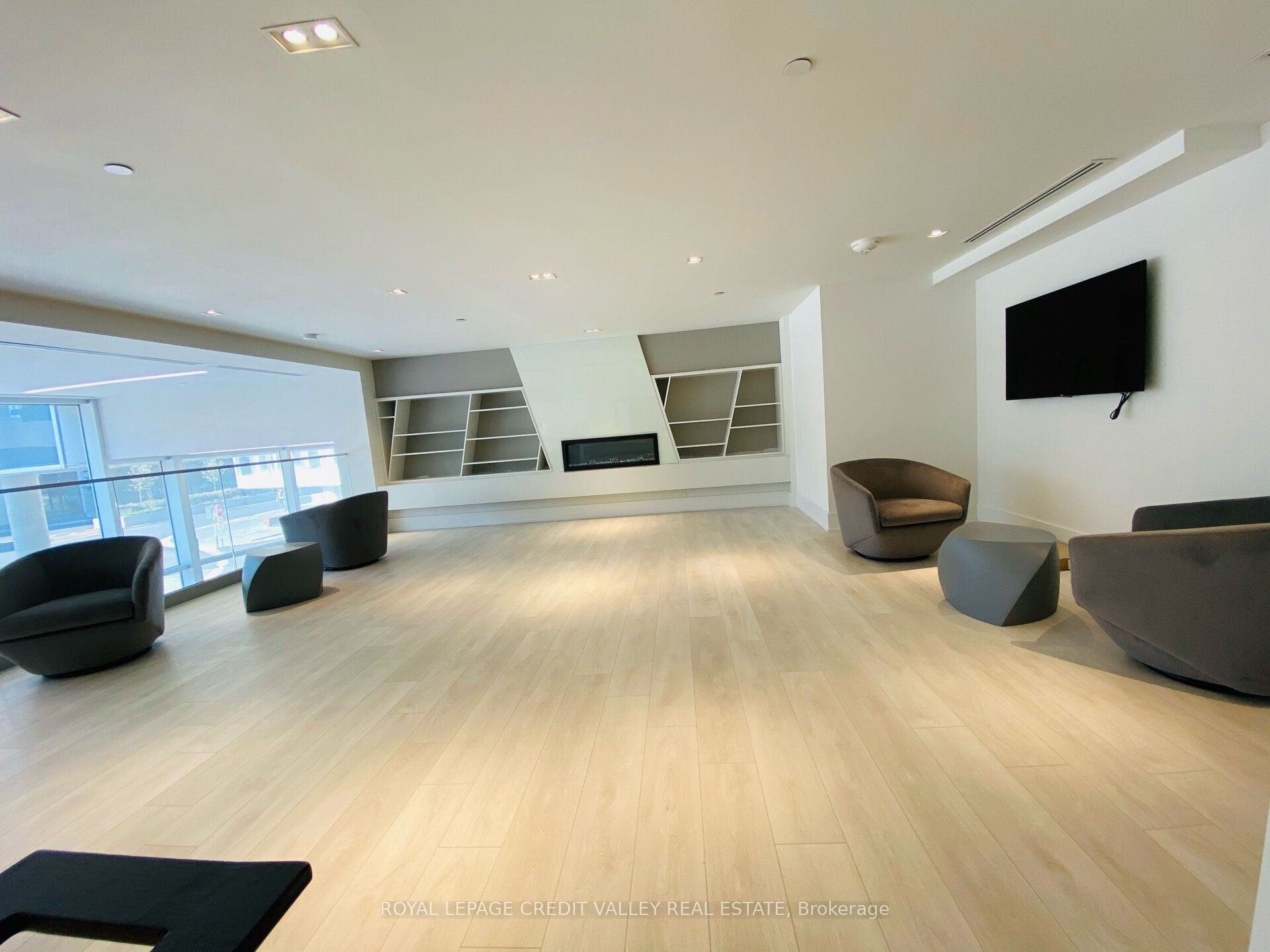 2908 Highway 7 Road 211 Property Photo 31