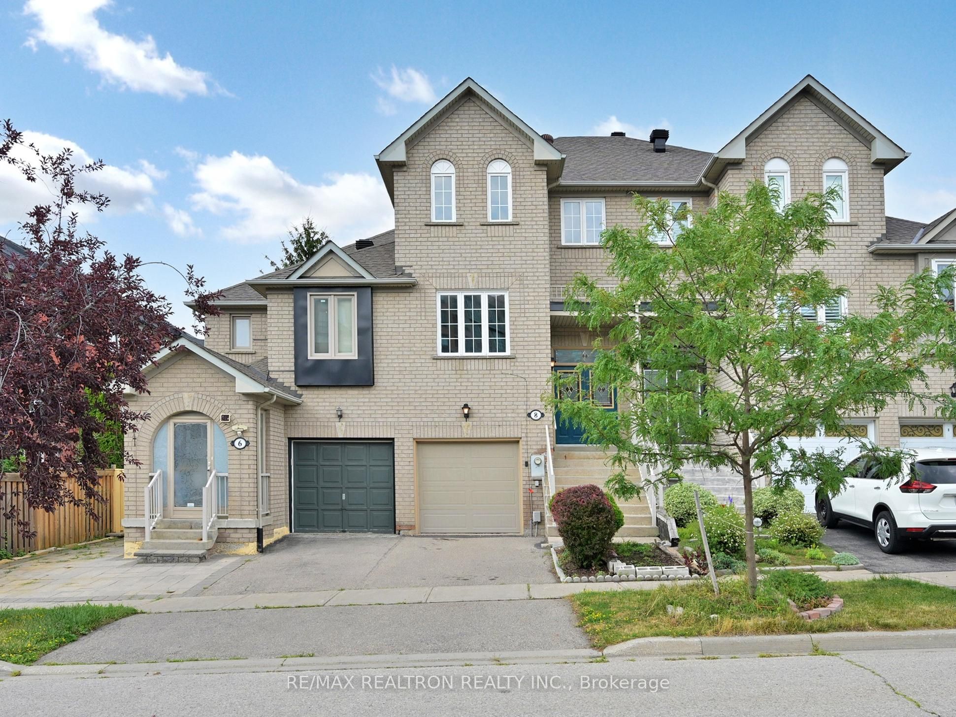 8 Coburg Cres Property Photo 1