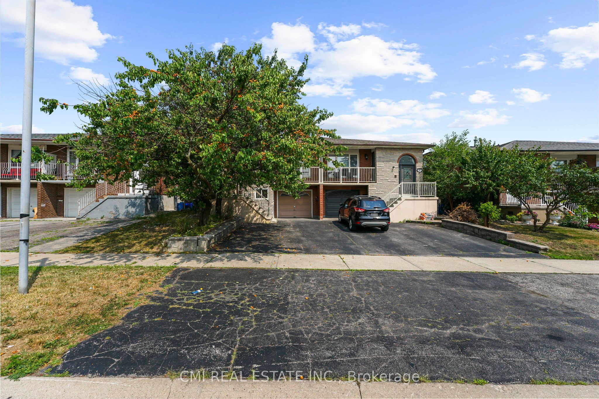 119 Albany Drive Property Photo 1