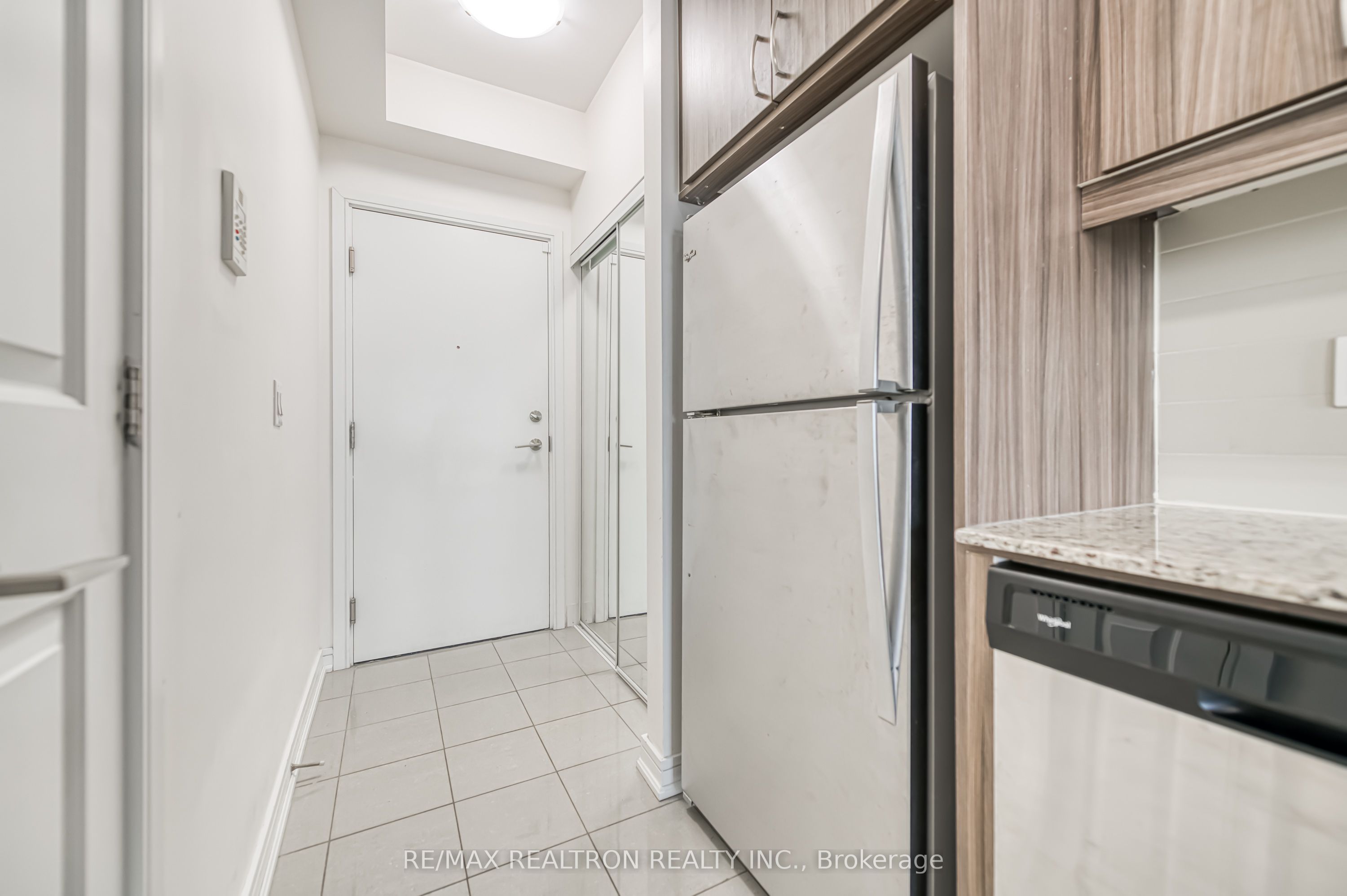 9205 Yonge Street 1502 Ne Property Photo 4