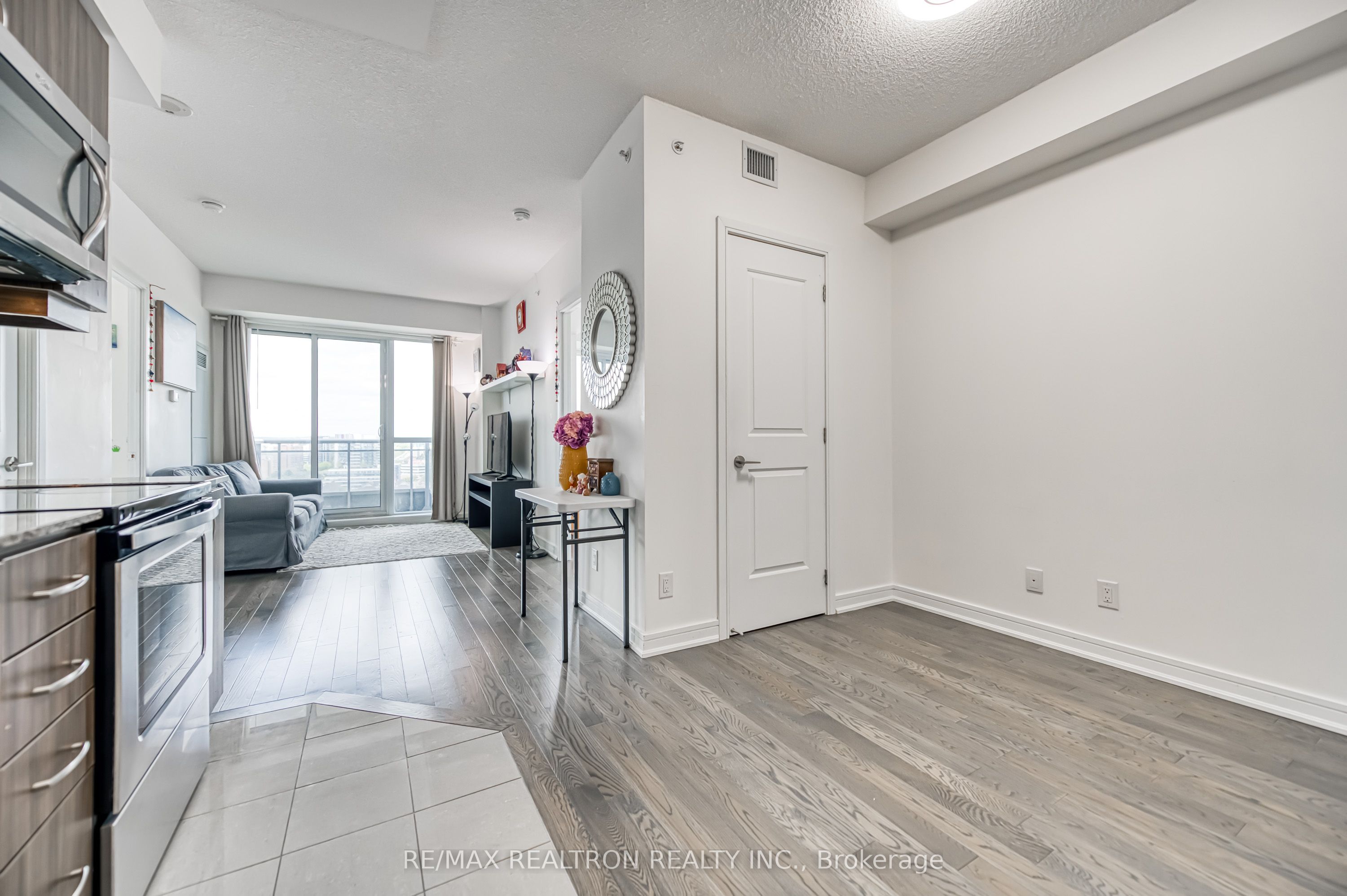9205 Yonge Street 1502 Ne Property Photo 6