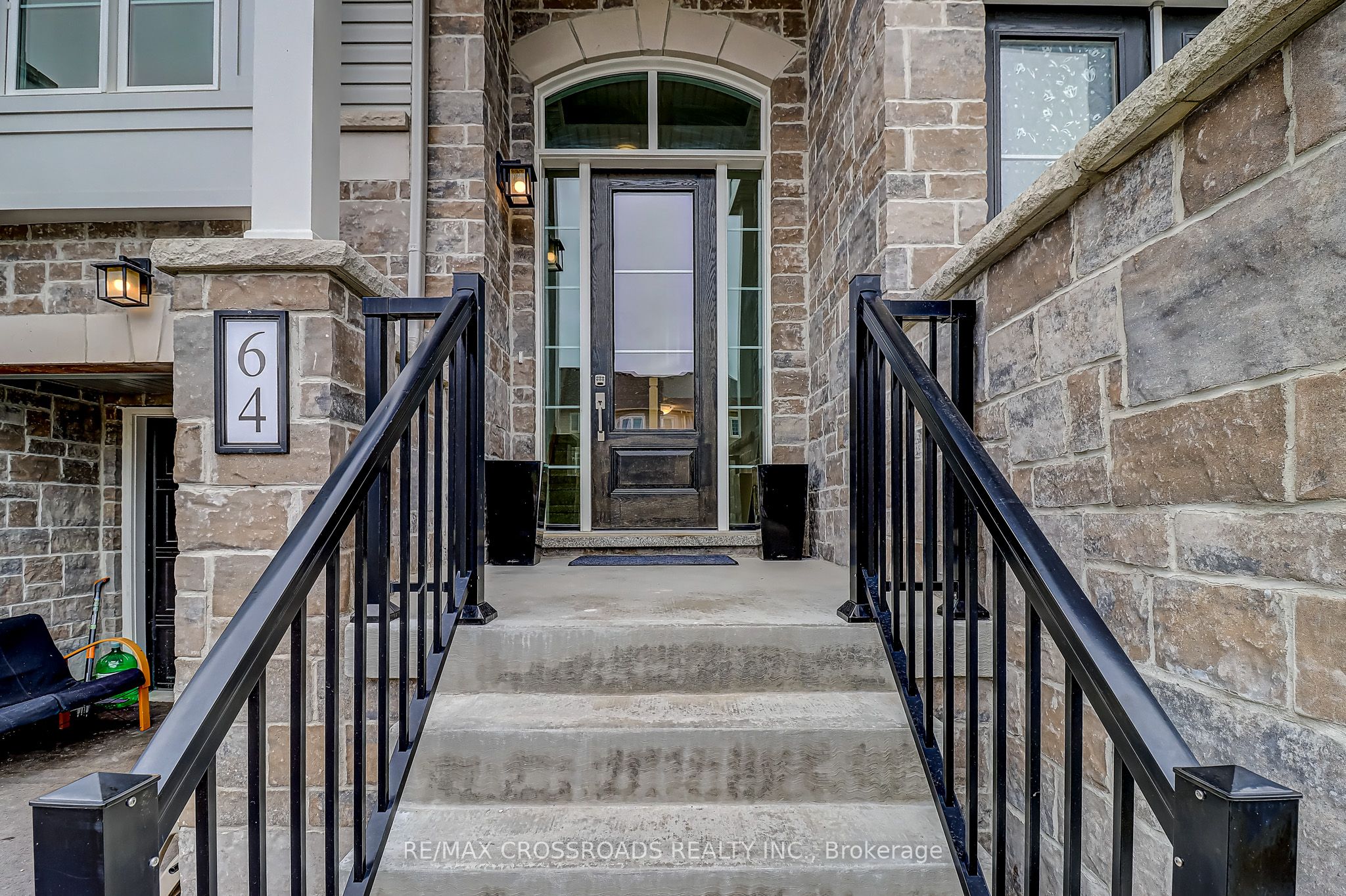 64 Lyall Stokes Circle Property Photo 4