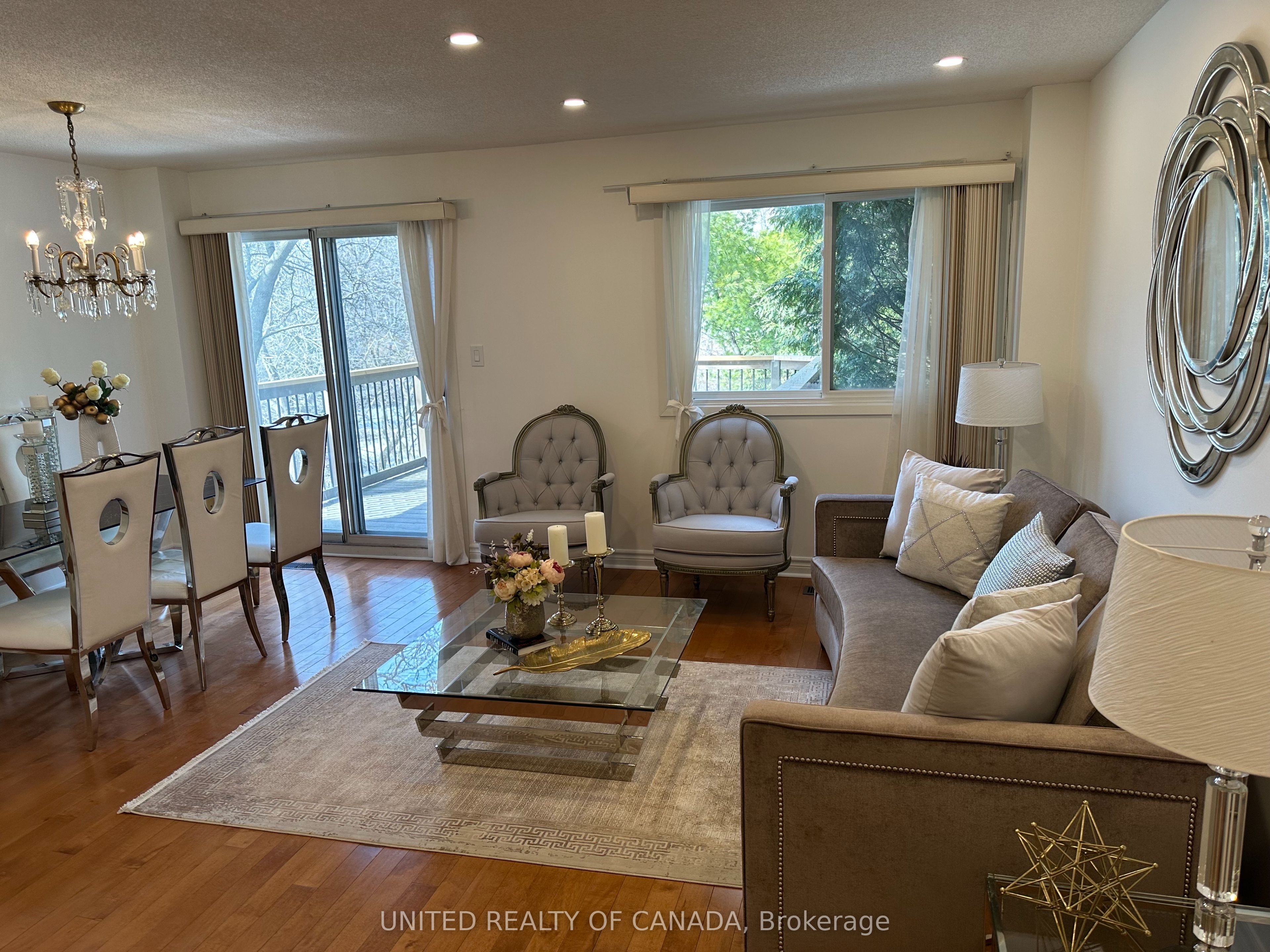 102 Baywood Court Property Photo 6