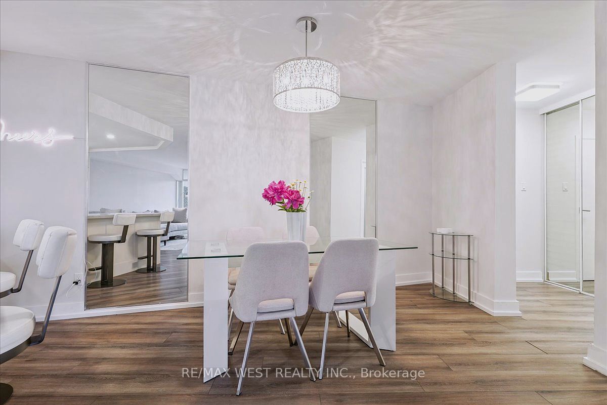 7811 Yonge Street 1008 Property Photo 4