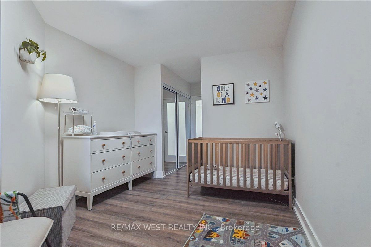 7811 Yonge Street 1008 Property Photo 6