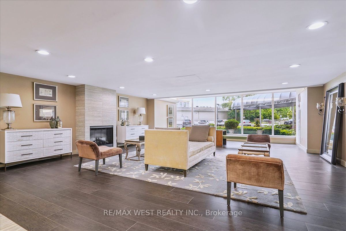 7811 Yonge Street 1008 Property Photo 12